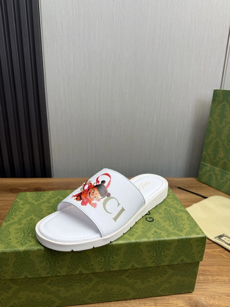 Cozy Gxccx Slippers 156378