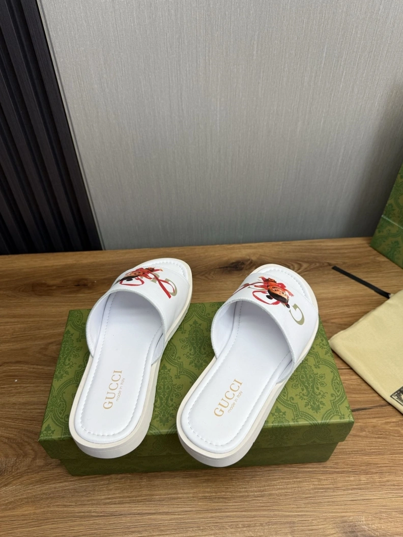 Cozy Gxccx Slippers 156378