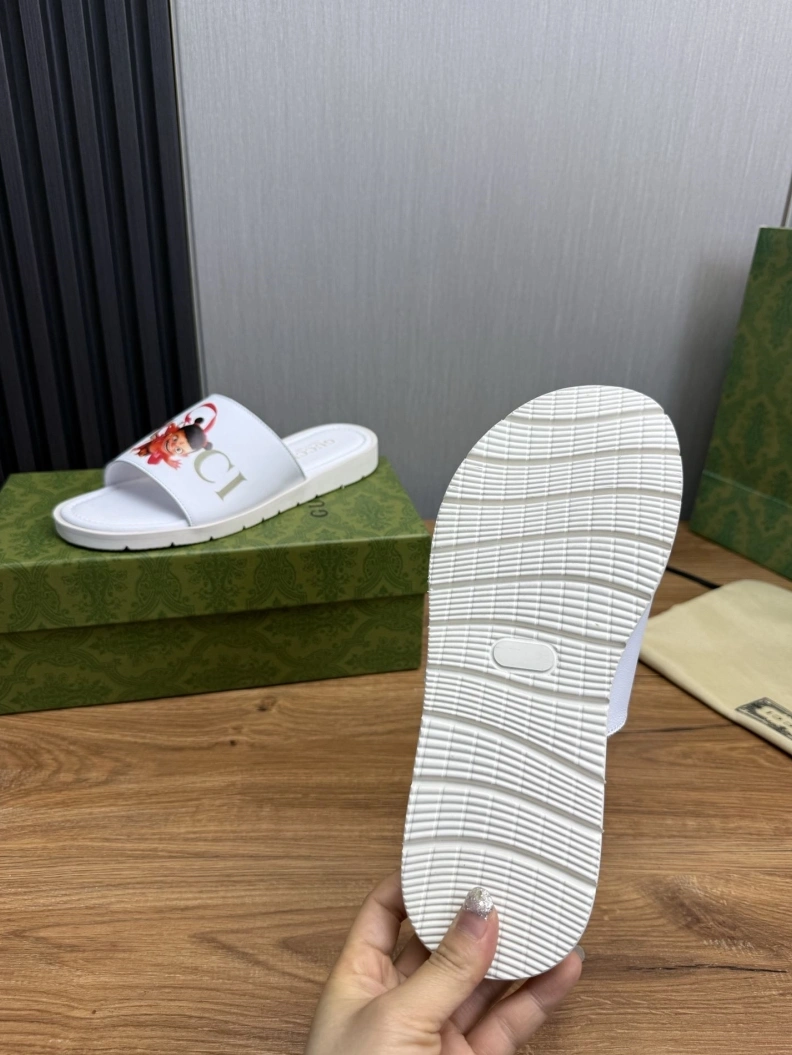 Cozy Gxccx Slippers 156378