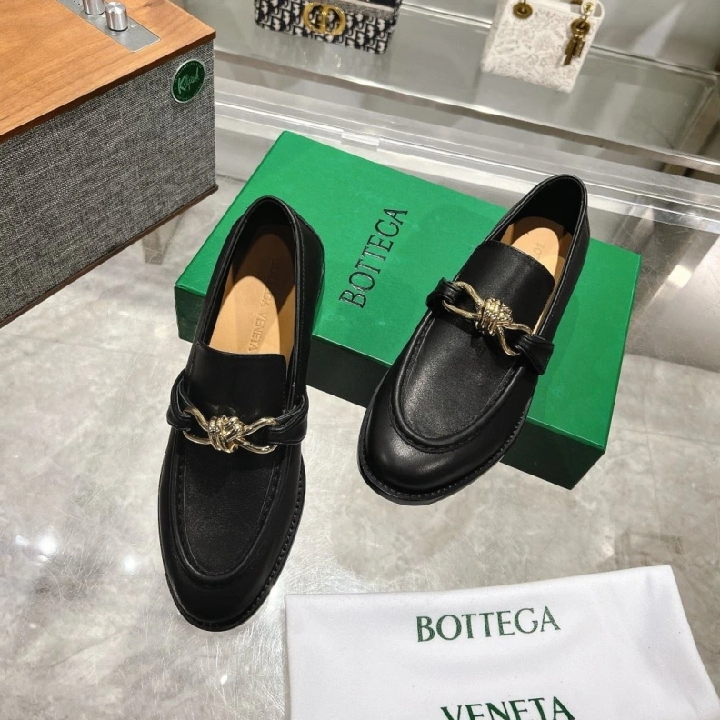 Compact Bxttxga Vxnxta Leather Shoes 112537