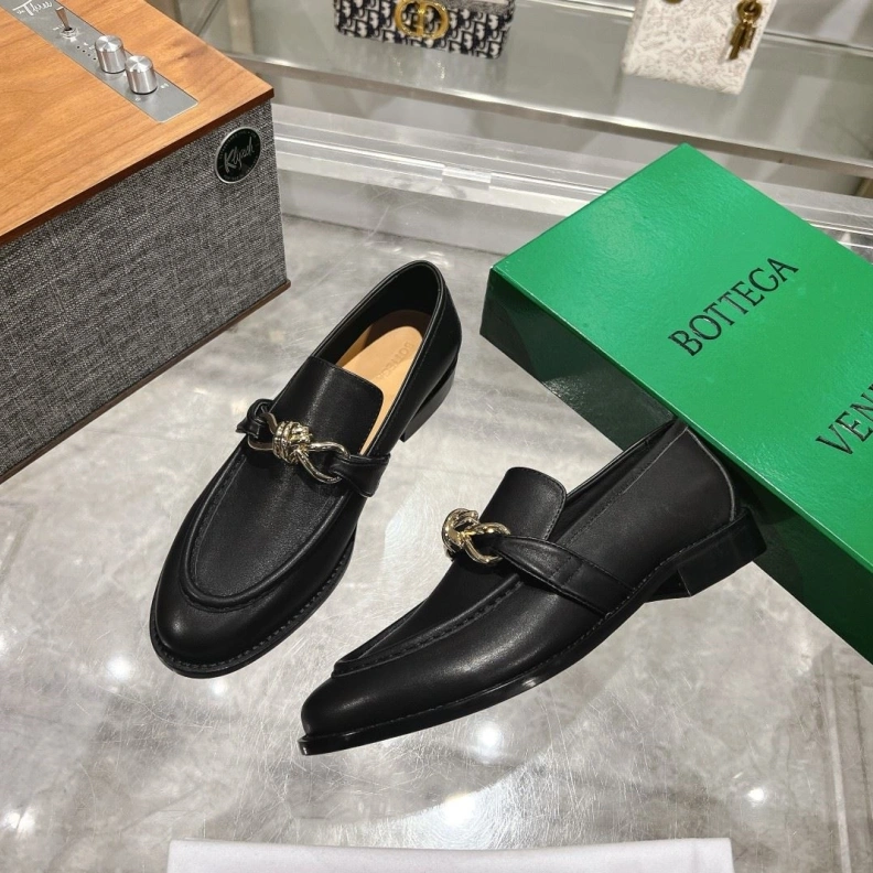 Compact Bxttxga Vxnxta Leather Shoes 112537