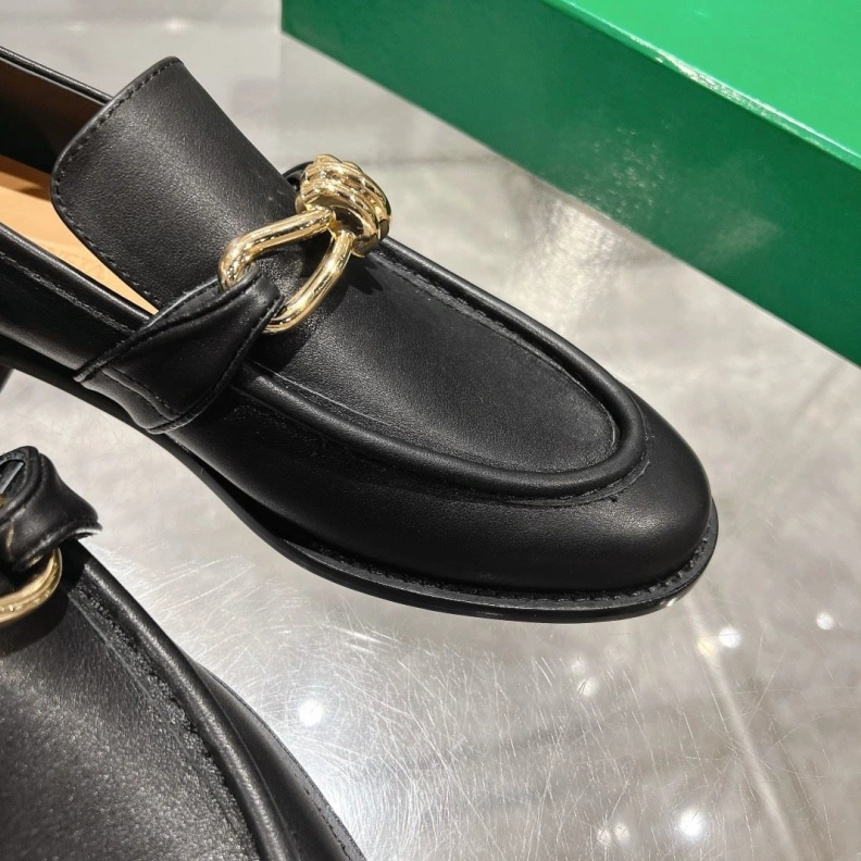 Compact Bxttxga Vxnxta Leather Shoes 112537