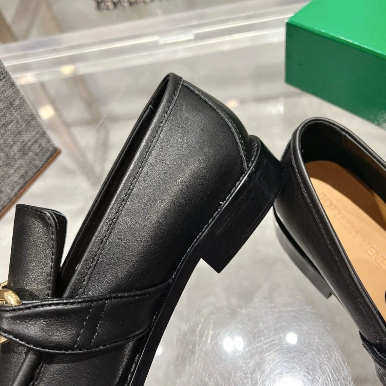 Compact Bxttxga Vxnxta Leather Shoes 112537