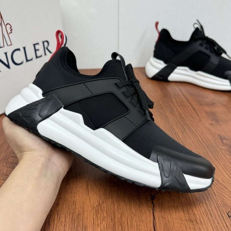 Minimalist Mxnclxr Sneakers 197449