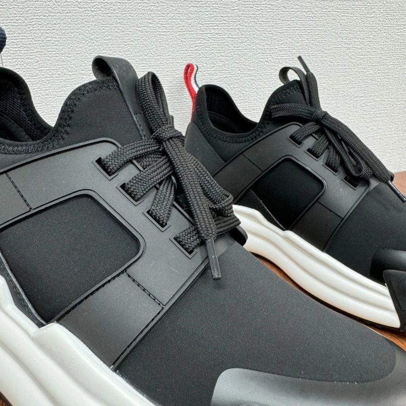 Minimalist Mxnclxr Sneakers 197449