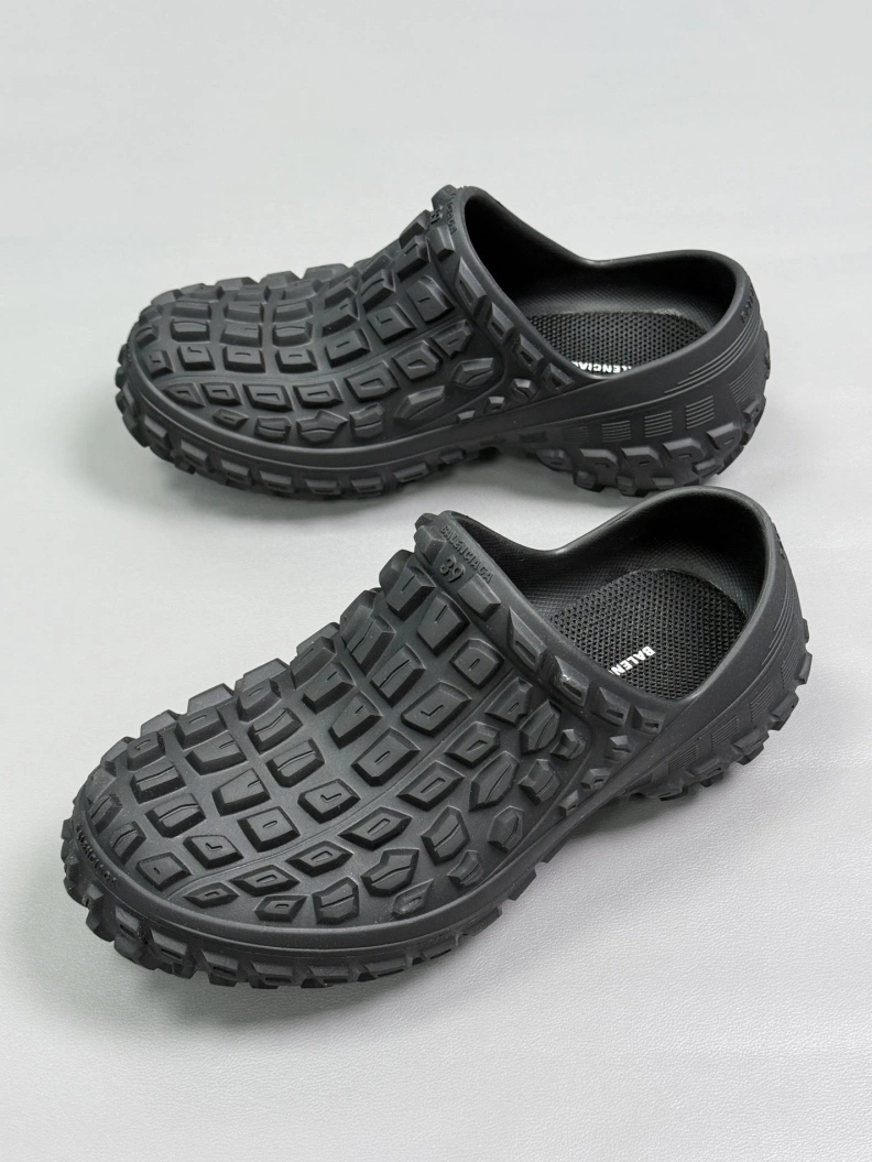 Refined Bxlxnciaga Slippers 109327