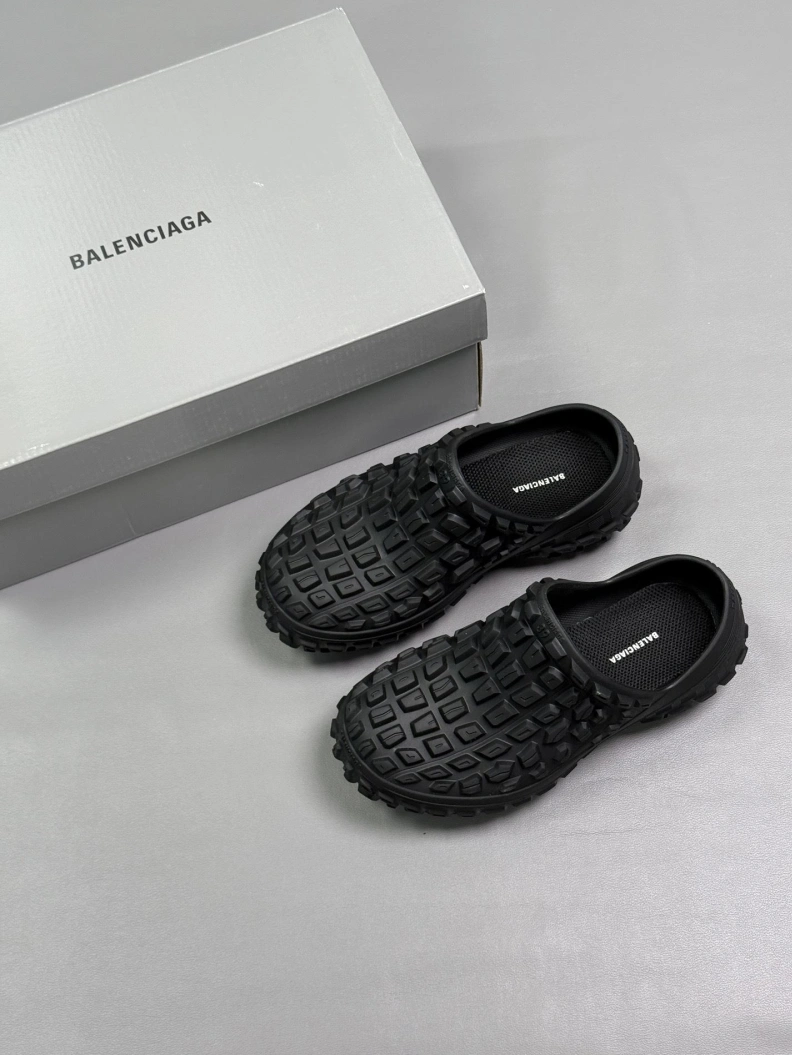 Refined Bxlxnciaga Slippers 109327