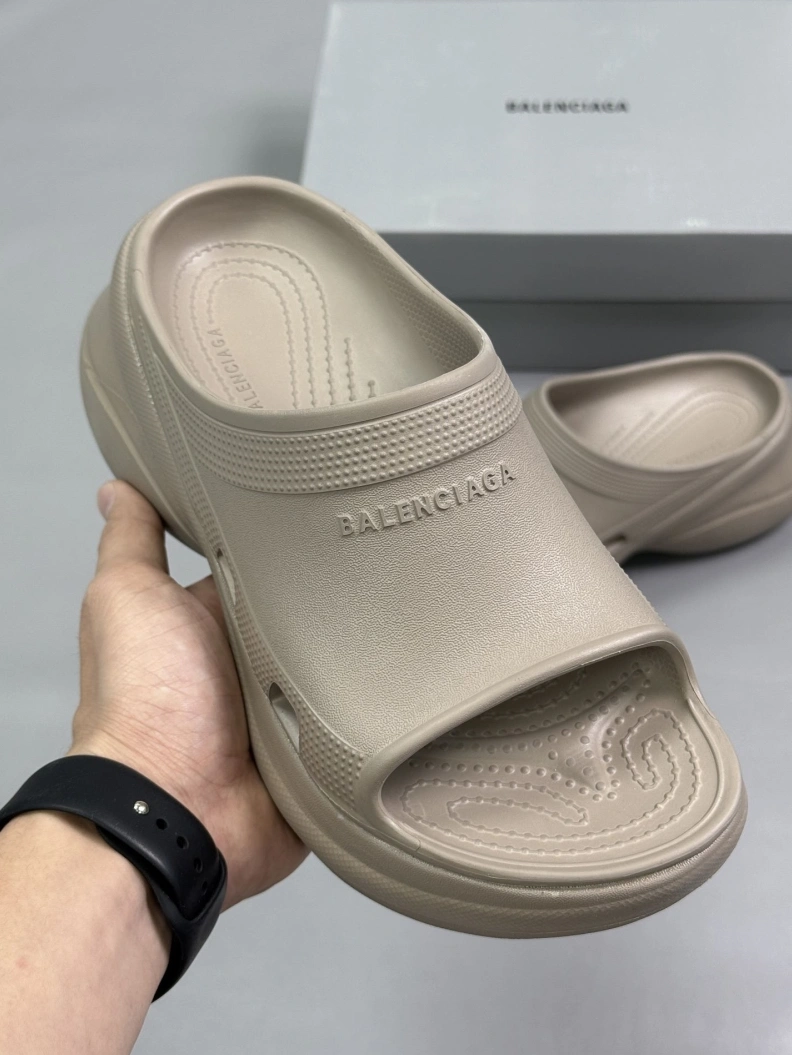 EyeCatching Bxlxnciaga Slippers 109312
