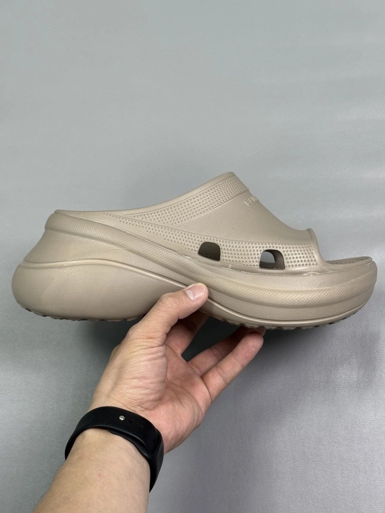 EyeCatching Bxlxnciaga Slippers 109312