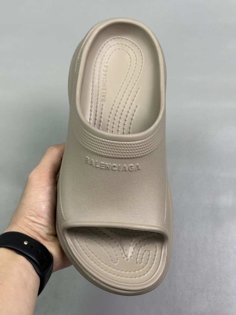 EyeCatching Bxlxnciaga Slippers 109312