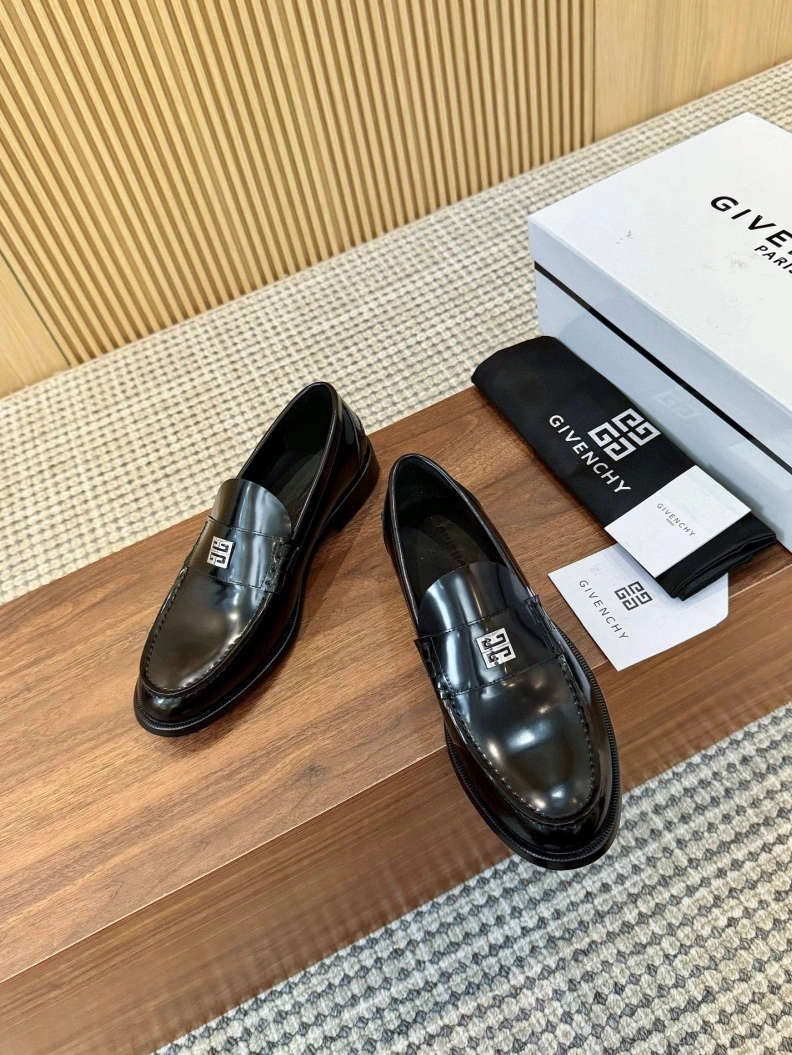 Gxvxnchy Leather Shoes Compact 152761