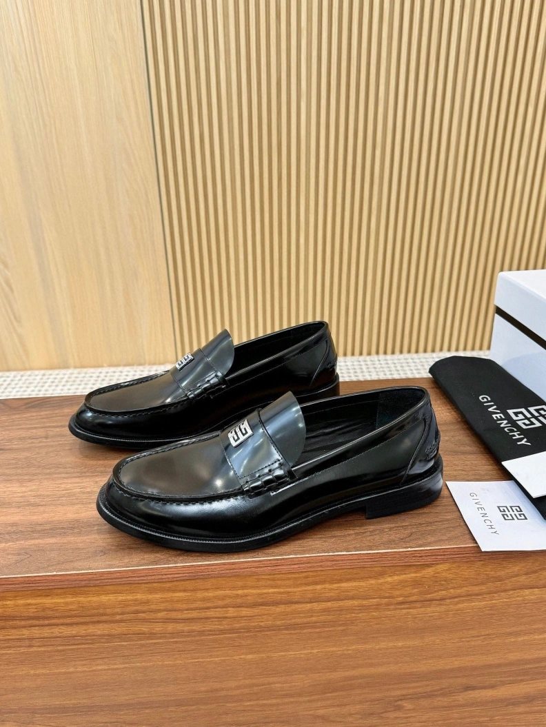 Gxvxnchy Leather Shoes Compact 152761