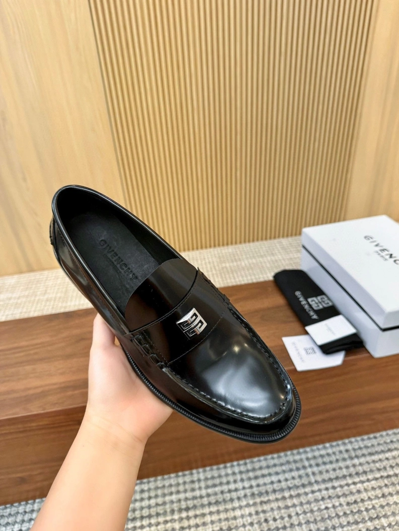 Gxvxnchy Leather Shoes Compact 152761