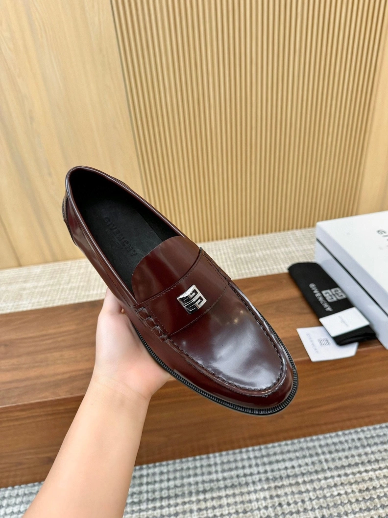 Trendsetting Gxvxnchy Leather Shoes 152760