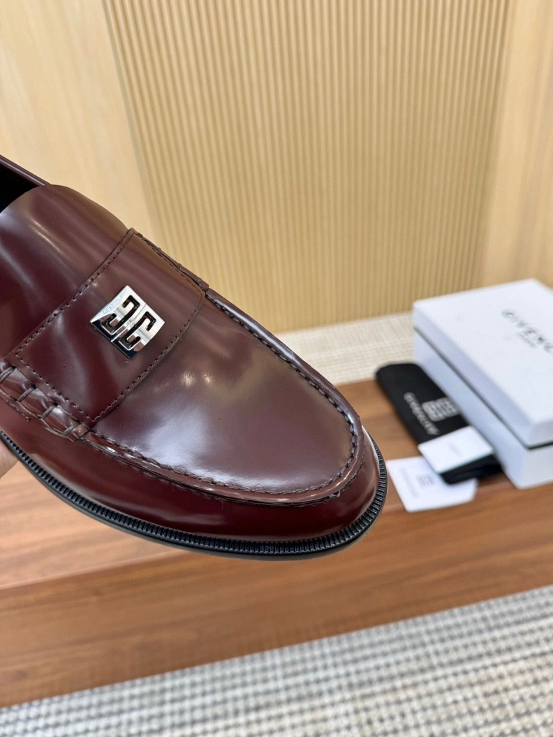 Trendsetting Gxvxnchy Leather Shoes 152760