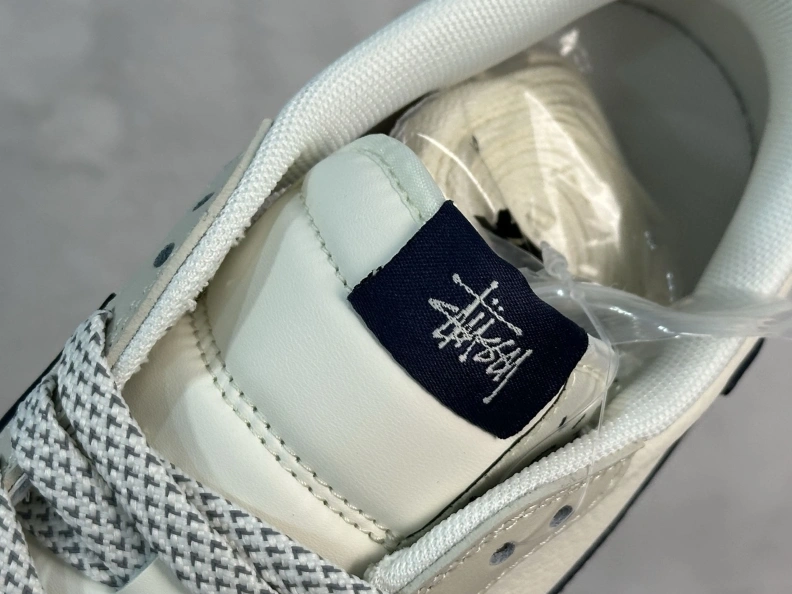 Vibrant Othxr Sneakers 211094