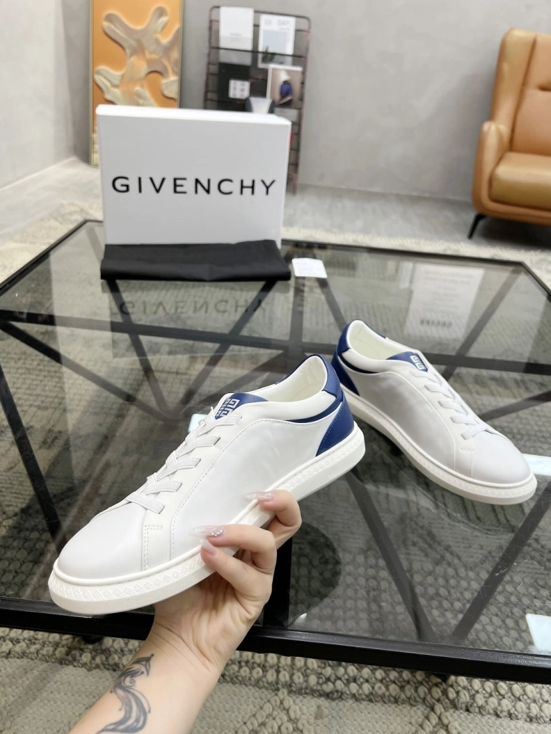 Bright Gxvxnchy Sneakers 152549