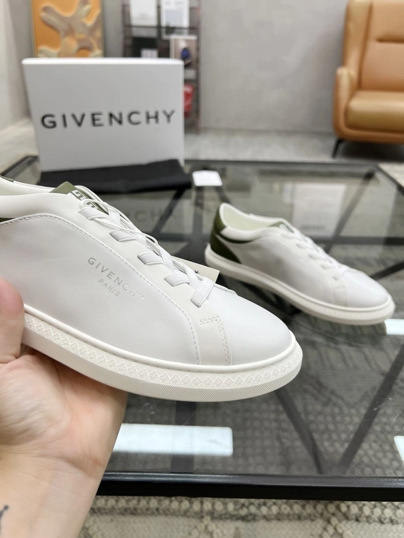 Gxvxnchy Sneakers Practical 152548