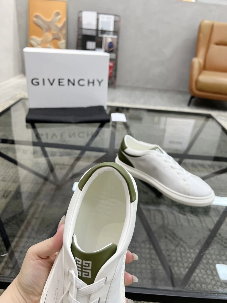 Gxvxnchy Sneakers Practical 152548
