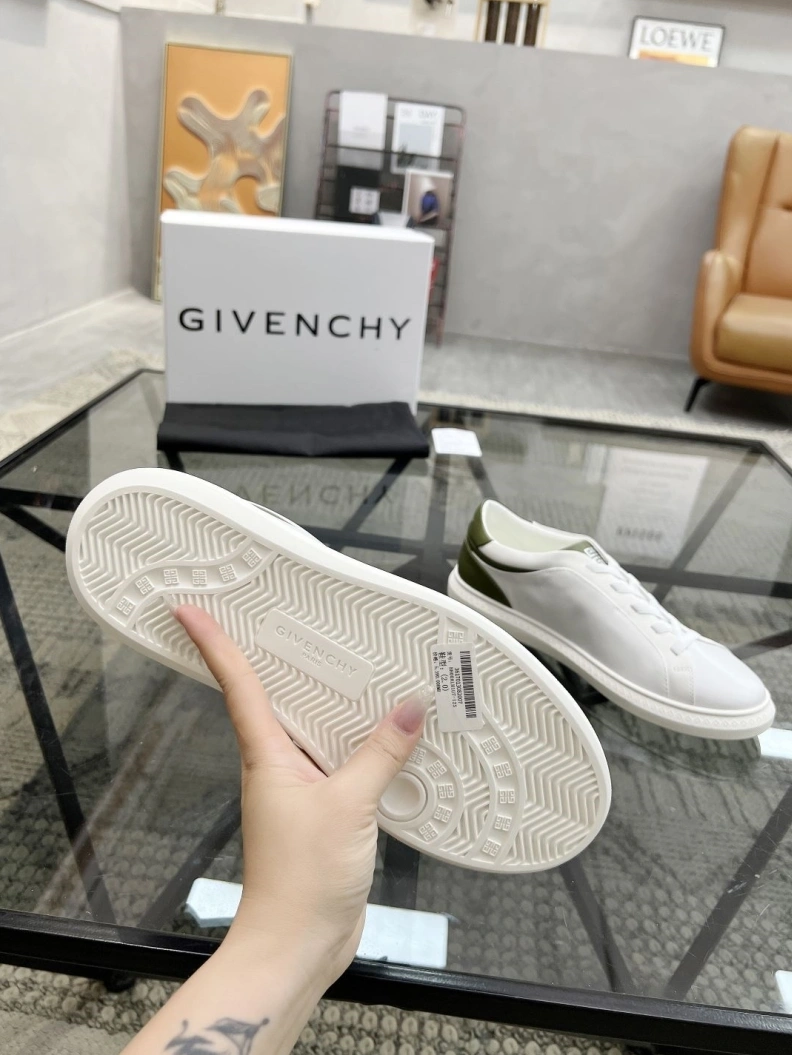 Gxvxnchy Sneakers Practical 152548