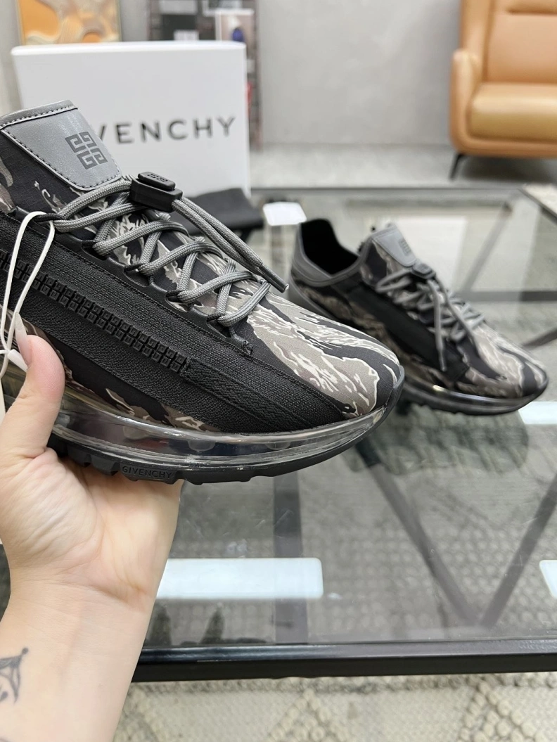 Elegant Gxvxnchy Sneakers 152546