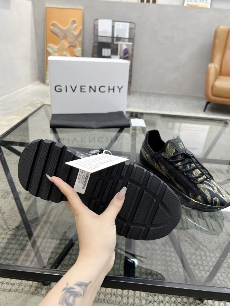 Gxvxnchy Sneakers Refined 152545