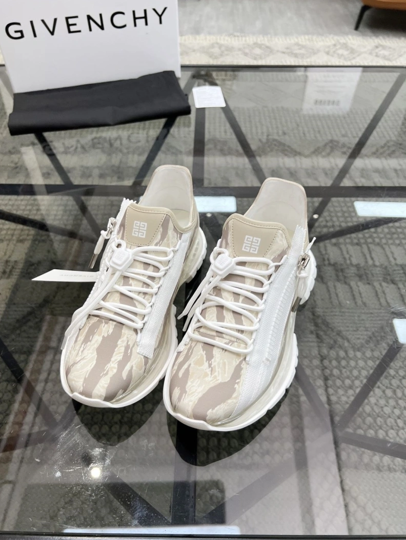 UrbanStyle Gxvxnchy Sneakers 152543