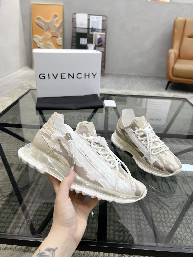 UrbanStyle Gxvxnchy Sneakers 152543