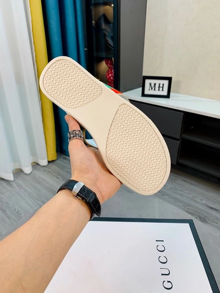 WellDesigned Gxccx Slippers 156360