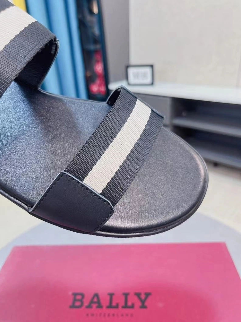 Versatile Othxr Slippers 211799