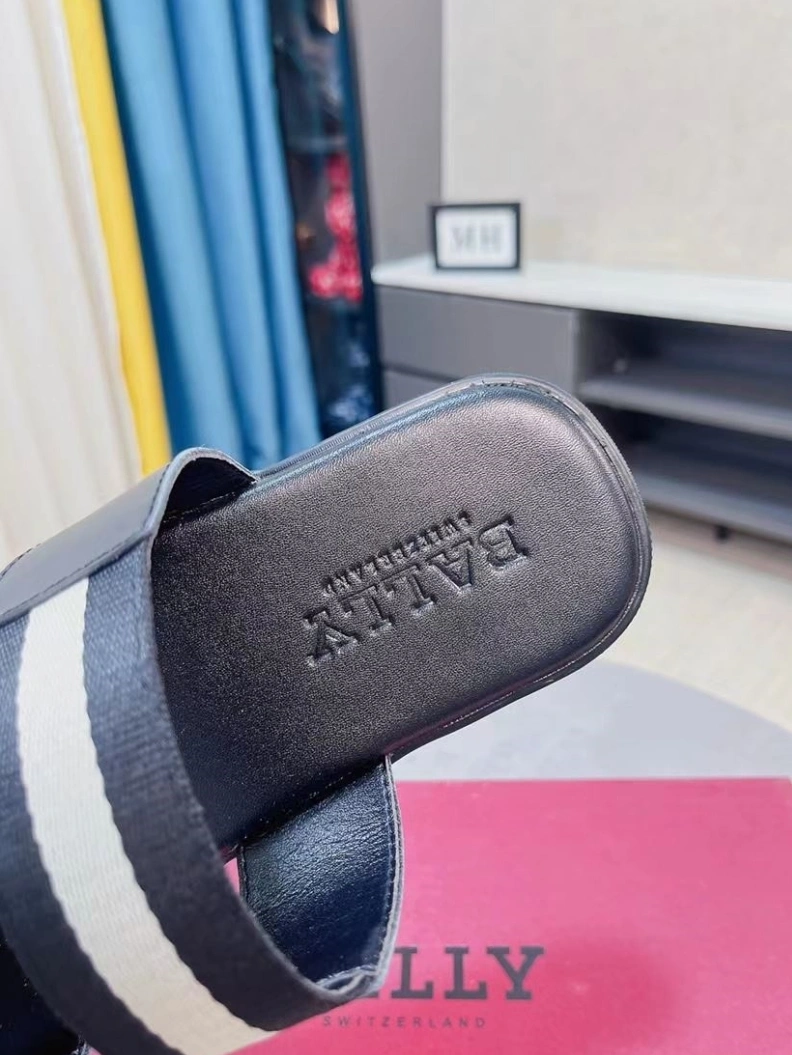 Versatile Othxr Slippers 211799