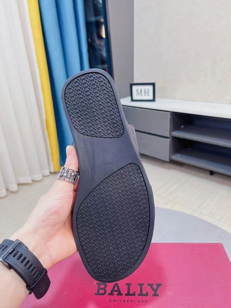 Versatile Othxr Slippers 211799