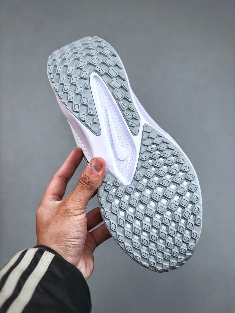 Sleek Nxkx Sneakers 198677