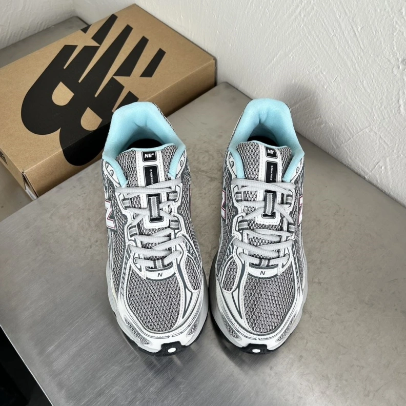 Versatile Othxr Sneakers 211086