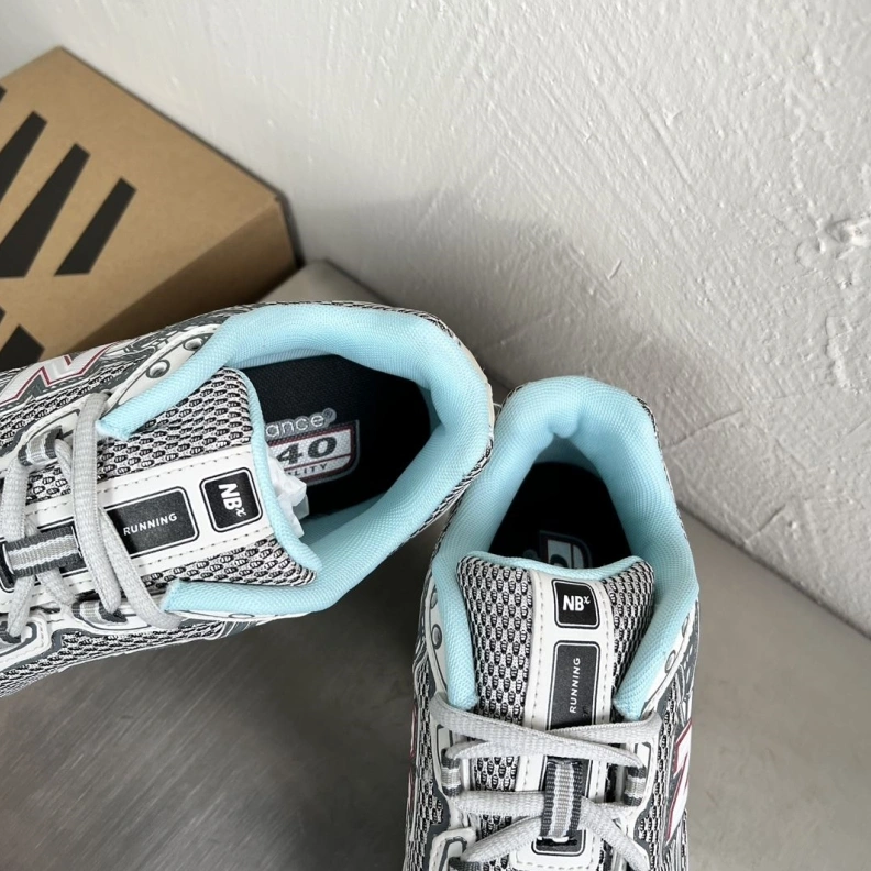 Versatile Othxr Sneakers 211086