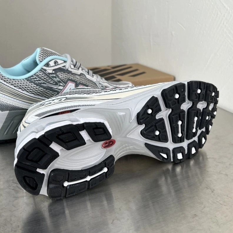 Versatile Othxr Sneakers 211086
