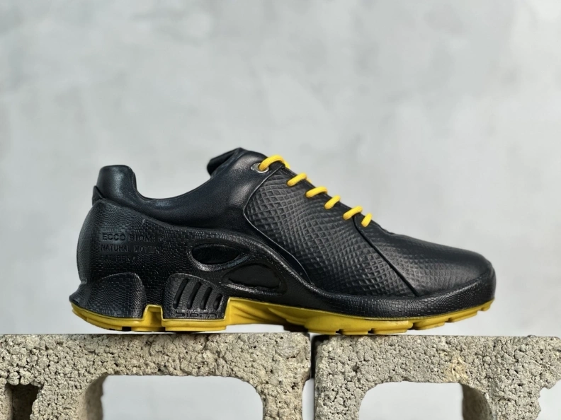Stylish Othxr Sneakers 211050