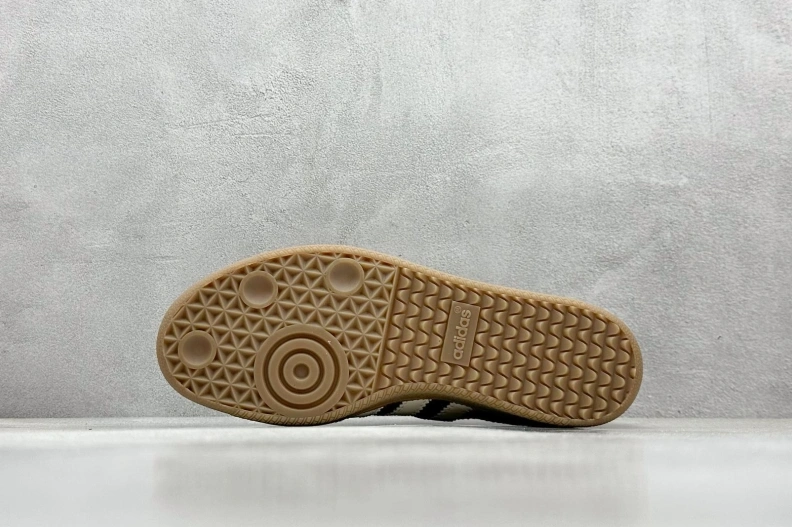 Minimalist Mxnxlo Blxhnxk Sneakers 192959