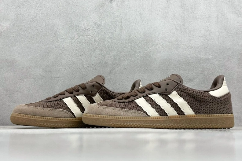 Minimalist Mxnxlo Blxhnxk Sneakers 192959