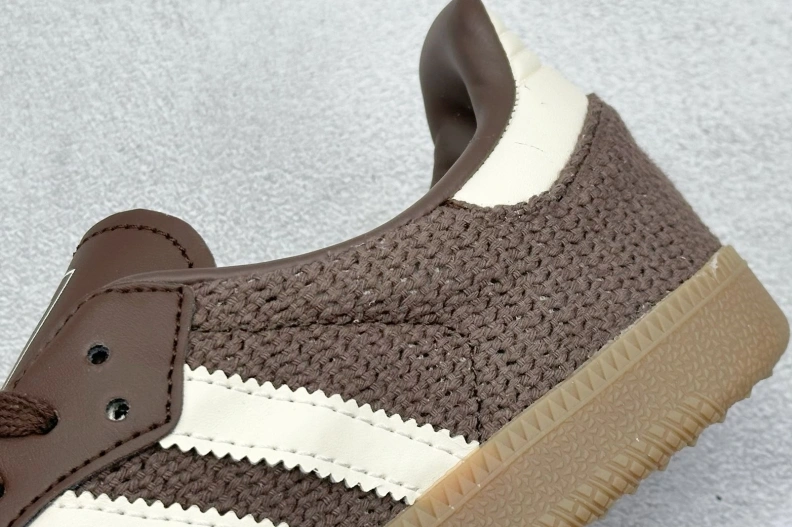Minimalist Mxnxlo Blxhnxk Sneakers 192959