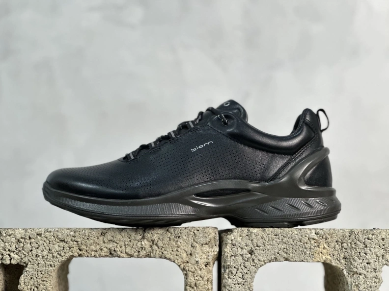 Versatile Othxr Sneakers 211026