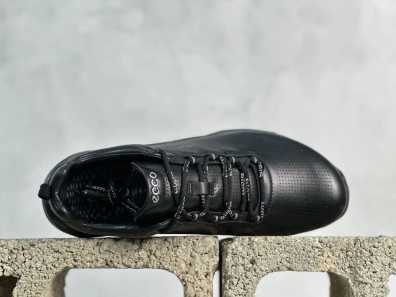 Versatile Othxr Sneakers 211026