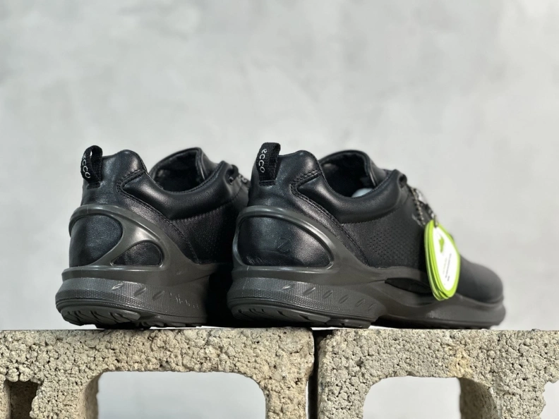 Versatile Othxr Sneakers 211026