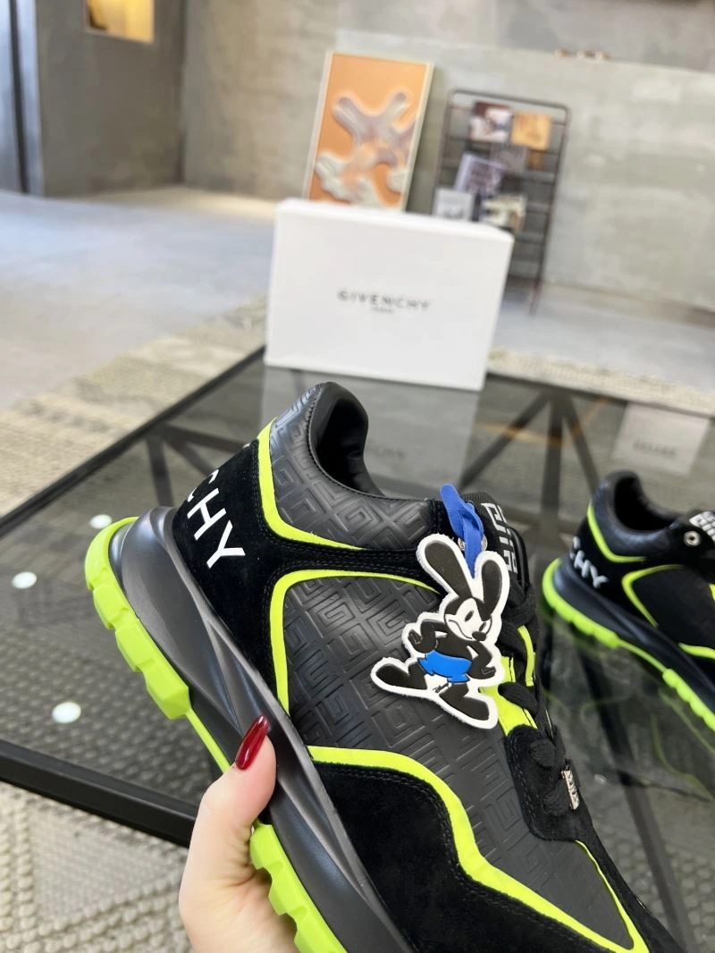 Bold Gxvxnchy Sneakers 154943