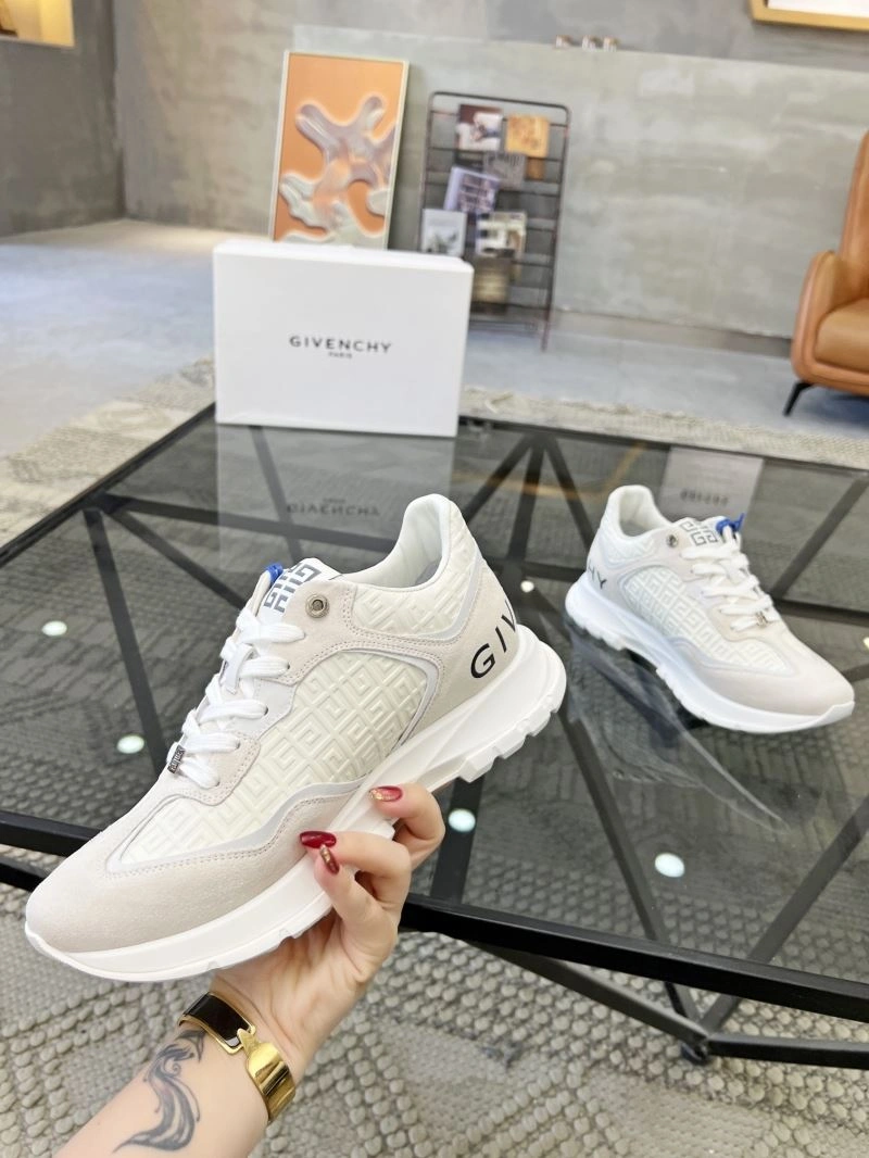 Trendy Gxvxnchy Sneakers 154936