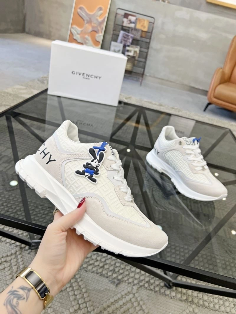 Trendy Gxvxnchy Sneakers 154936