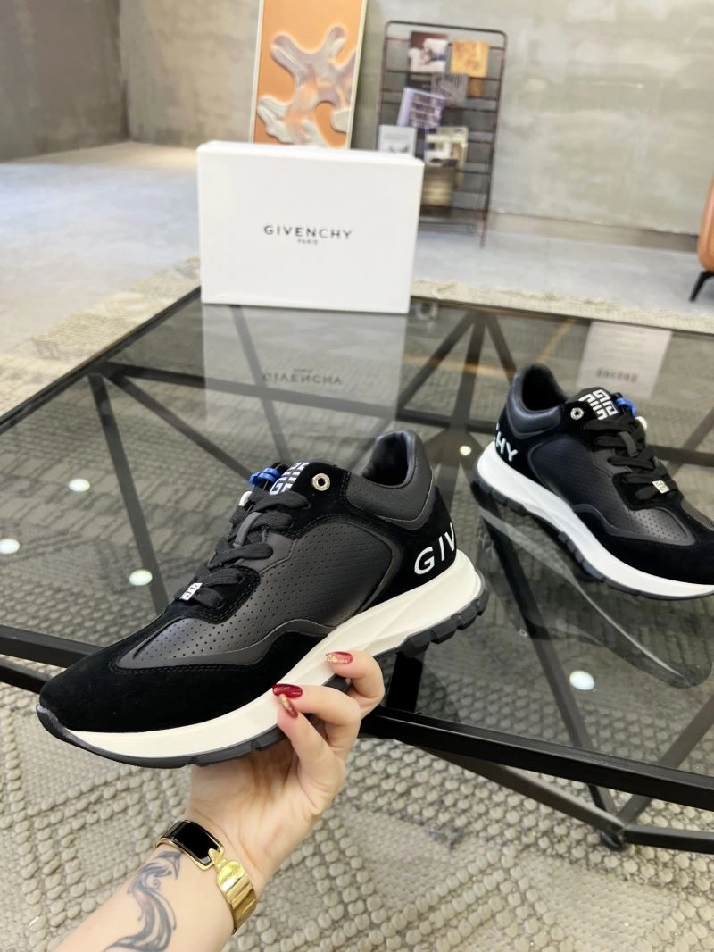 Gxvxnchy Sneakers Stylish 154941