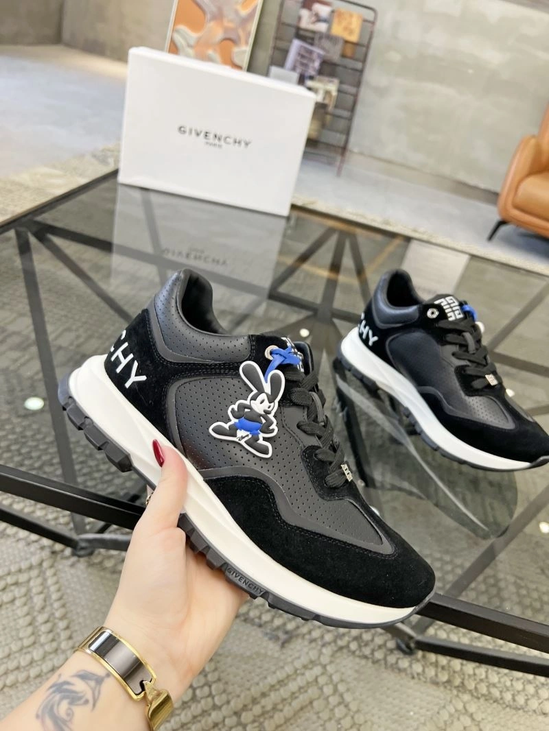 Gxvxnchy Sneakers Stylish 154941
