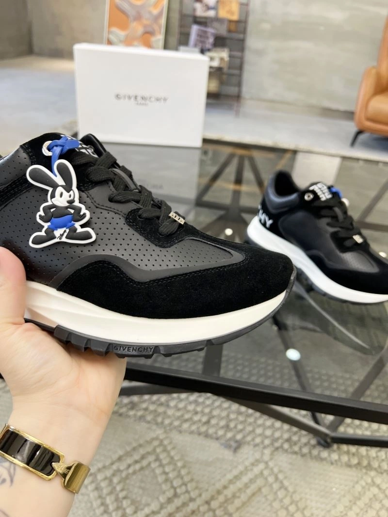 Gxvxnchy Sneakers Stylish 154941