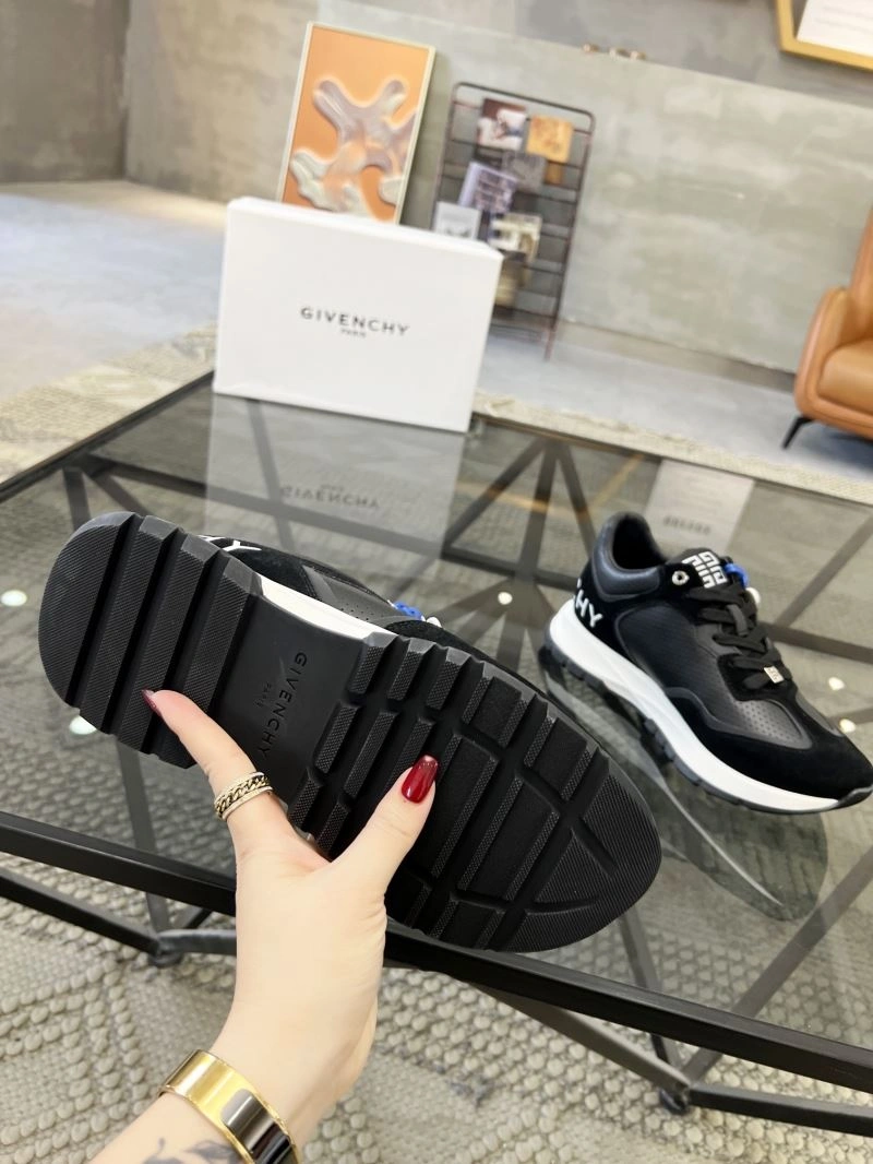 Gxvxnchy Sneakers Stylish 154941